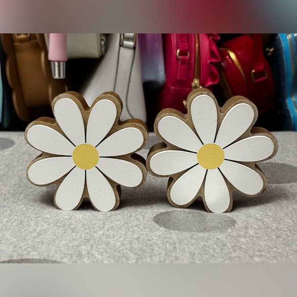Hobby Lobby Other - Daisy Flower Wood Table Decor x 2!